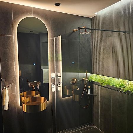 Blloku Suites, City Centre,ティラナ エクステリア 写真